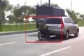 “Quái xế” đua xe đâm thẳng đuôi ô tô ở TP HCM