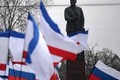Dân biểu tình ủng hộ việc sáp nhập đảo Crimea vào Nga