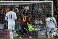 Real 3-4 Barca: Kinh điển và kịch tính  trên sân Bernabeu