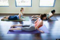 12 tư thế yoga cho dân ngồi nhiều