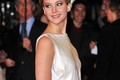 Jennifer Lawrence khoe lưng trần gợi cảm