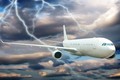 Máy bay trên trời bị sét đánh có nguy hiểm không?