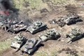 Vướng bãi mìn dày đặc của Nga, lính Ukraine bỏ xe đi bộ