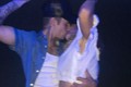 Justin Bieber tung ảnh hôn chân dài Hailey Baldwin đắm đuối
