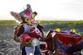 Cười bò khi xem bộ ảnh cosplay LMHT cực "độc" của mẫu... siêu nhí