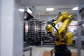 Trung Quốc dùng robot làm “đầu bếp” phục vụ học sinh mùa COVID-19