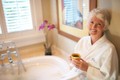 Nguyên tắc tắm an toàn cho người cao tuổi