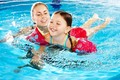 Mẹo dạy con tập bơi giỏi như Ánh Viên SEA Games 28