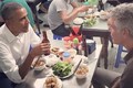 Video: Những hình ảnh đầu bếp Anthony Bourdain cùng Obama ăn bún chả Hà Nội