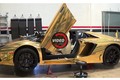 Siêu xe Aventador Roadster lên dàn áo mạ vàng cực độc