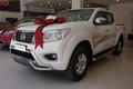 Bán tải Nissan Navara "đội giá" thêm 20 triệu tại Việt Nam