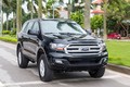 Ford Everest Ambiente "chốt giá" 900 triệu tại Việt Nam