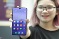 Cận cảnh Xiaomi Mi CC9 camera selfie 32 MP giá 7 triệu đồng