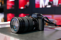 Máy ảnh không gương lật Leica SL2 giá gần 160 triệu đồng