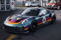 Porsche 911 GT2 RS Clubsport “Vaillant” khoác màu áo huyền thoại 