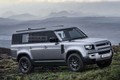 SUV Land Rover Defender bản 7 chỗ lộ diện thực tế