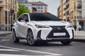 Lexus UX 300e 2023 chạy điện nâng cấp, lăn bánh tới 450 km/lần sạc