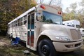 Chiếc xe buýt cũ chở học sinh độ "nhà di động" của dân chơi Mỹ