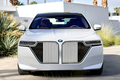 BMW giới thiệu đèn pha đổi màu tích hợp lưới tản nhiệt
