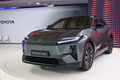 Toyota C-HR+ 2025 "bằng xương bằng thịt" - SUV điện chạy 600km/sạc