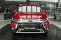 Mitsubishi Outlander đang "xả hàng" giảm tới gần 100 triệu đồng