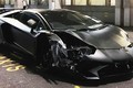 Siêu xe Aventador SV Roadster hỏng nặng sau tai nạn