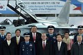 Tổng thống Philippines "sờ tận tay" tiêm kích FA-50