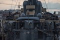Ngắm cảnh tuần dương hạm Rạng Đông trở về sông Neva
