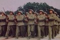 Chiến sĩ Việt Nam oai hùng trong cuộc diễu binh sau ngày Giải phóng Thủ đô