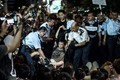 Video cảnh sát Hồng Kông bắt giữ người biểu tình quá khích