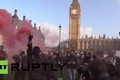 Cảnh sát và sinh viên đụng độ ở London