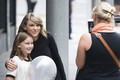 Fan than nghèo kể khổ vì Covid-19, Taylor Swift hào phóng tặng ngay 3000 USD