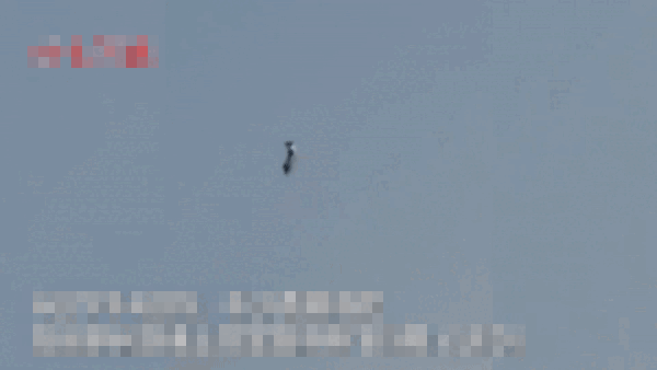 Hong Kong: Người dân kinh ngạc phát hiện UFO bay lơ lửng
