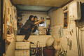 Cuộc sống không tưởng trong những căn hộ bán hầm ở Hàn Quốc 