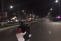 Video: Truy tìm hai “quái xế” bốc đầu xe trên cầu Rồng - Đà Nẵng