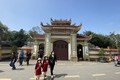 Nườm nượp du khách về Đền thờ Chế thắng phu nhân Nguyễn Thị Bích Châu 