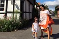 Đoan Trang dẫn con gái về thăm nhà nội ở Thụy Điển