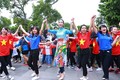 HH Đỗ Mỹ Linh diện áo dài nhảy flashmob ở Hồ Gươm