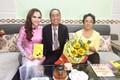 Hoa hậu Diễm Hương vui mừng gặp gỡ thầy Nguyễn Ngọc Ký