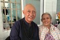 Người hâm mộ hơn 70 tuổi vượt đường xa thăm nghệ sĩ Lê Bình