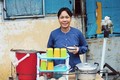 Việt Hương làm điều ý nghĩa cho những người bán hàng rong