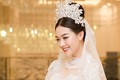 Á hậu Tường San bất ngờ thông báo kết hôn ở tuổi 20