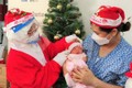 Video: Noel siêu đáng yêu tại Bệnh viện Điều trị COVID-19 Từ Dũ