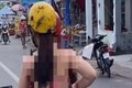 Cô gái để lưng trần ngồi xe máy thong dong trên đường khiến nhiều người... lo