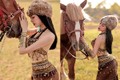 Hot girl Mai Sương 3 vòng quyến rũ, cưỡi ngựa bắn cung gây “sốt“