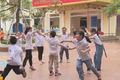 Video: Thích thú trải nghiệm trò chơi dân gian trong trường học