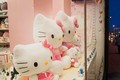 Sinh nhật 50 tuổi của "mèo không miệng" Hello Kitty