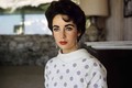 Huyền thoại nhan sắc Elizabeth Taylor và 8 lần kết hôn