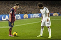 Những pha đi bóng kỹ thuật “như chỗ không người” của Messi