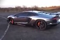 Xem siêu xe Lamborghini Aventador "khạc lửa" nướng gà tây